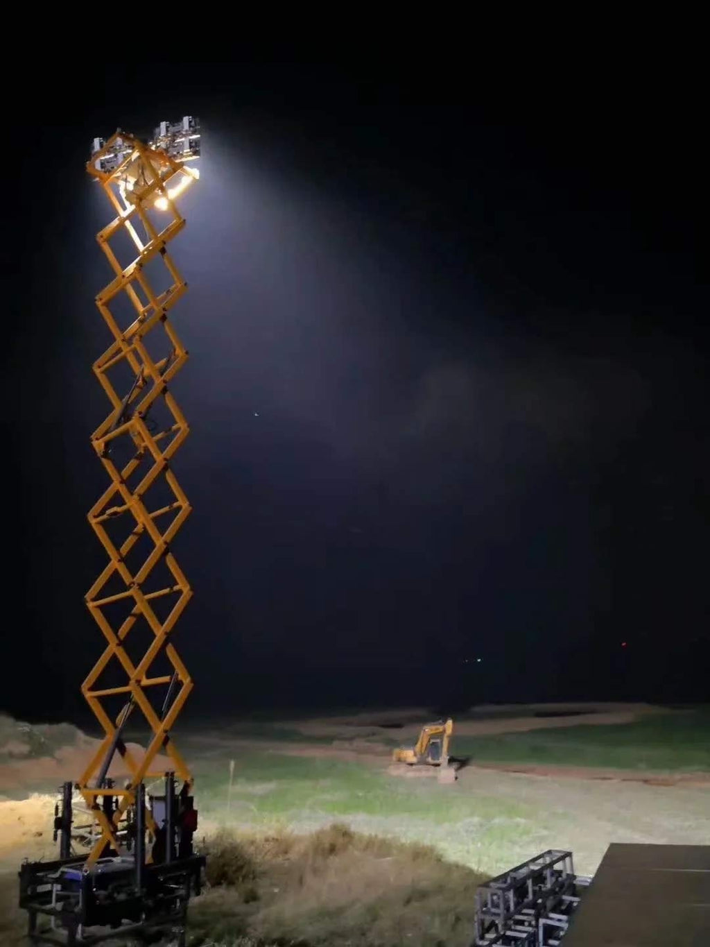Folding Lighthouse Folding Type Light Tower Automatic Loading Lifting Rapid Deployment