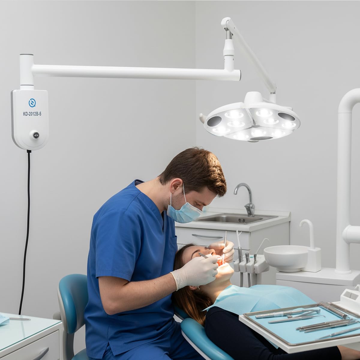 90W LED Surgical Exam Light, Wall Hanging Style, 360-Degree Adjustable Shadowless Cold Lamp, 70000 Lux KD-2012B-5