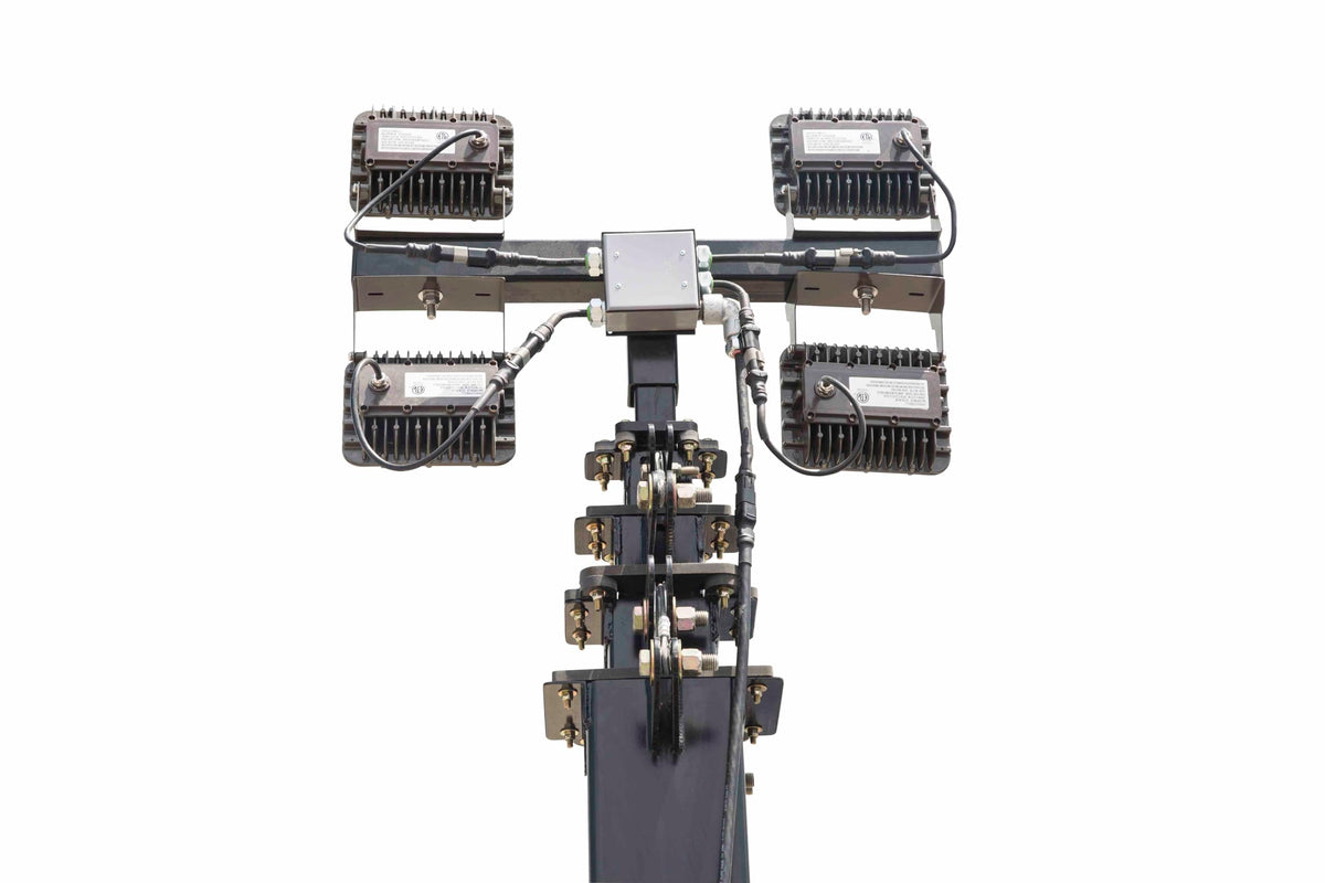 580W Solar Light Tower - 30' Light Tower - 7.5' Trailer - (4) 60W LED Lamps - 120V Battery Charger - Day/Night Sensor